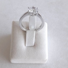 Silver ring with zirconia